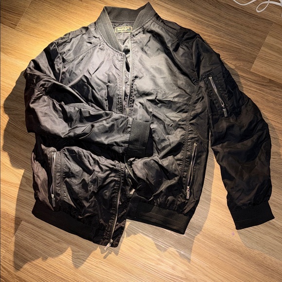 nevfigr Jackets & Blazers - Stylish Black Bomber Jacket EUC